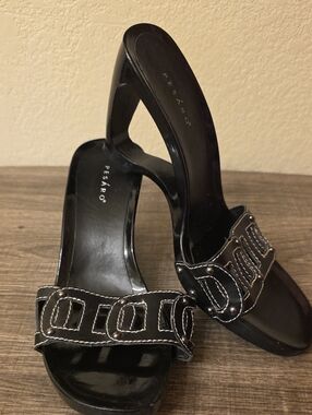 Pesaro Black Women's Slide Heels with Decorative Stitched Studded Strap Size 9.5
